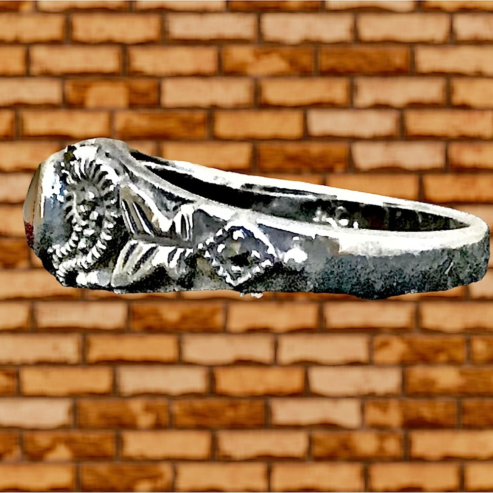 EUC!  STERLING SILVER FAUX GARNET RING - Picture 3 of 4